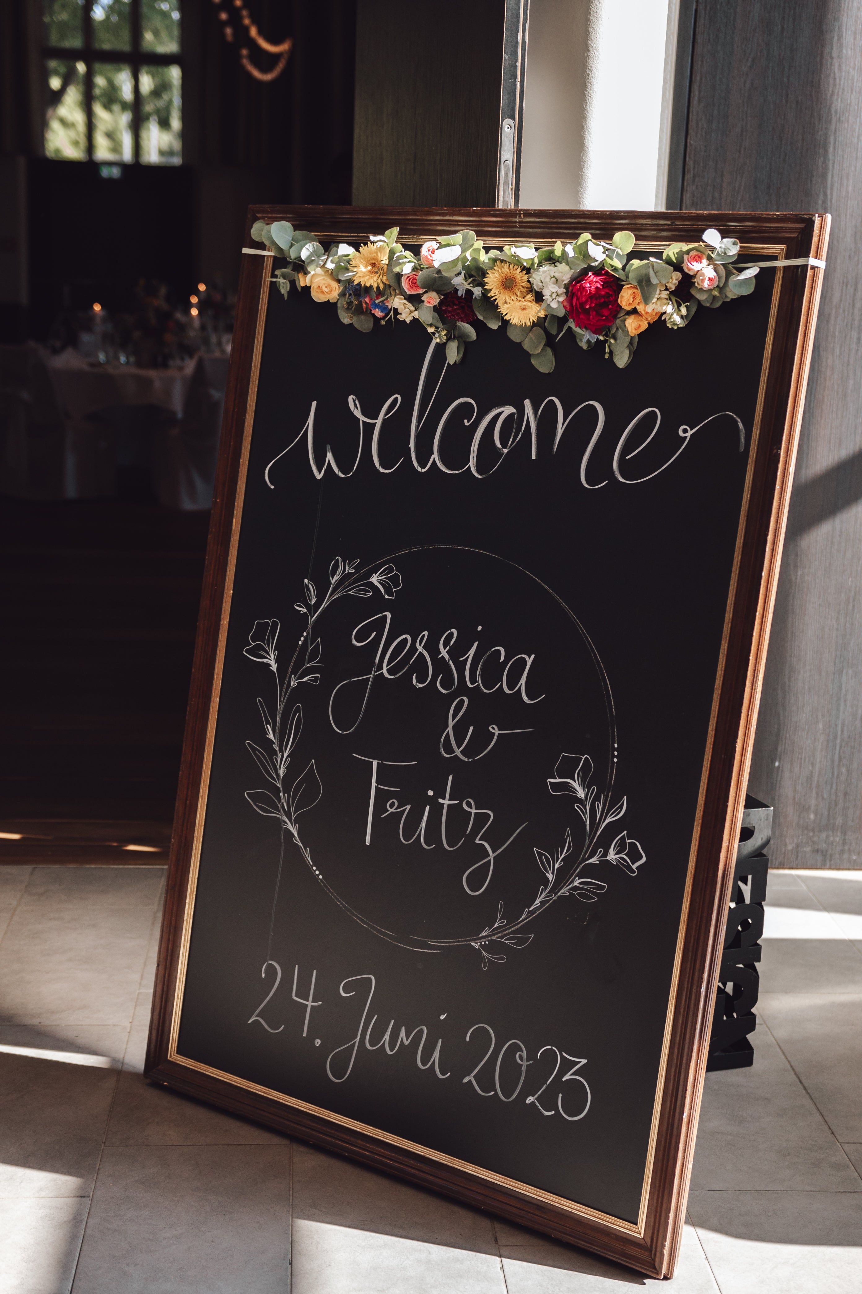 Kreidetafel mit Holzrahmung inkl. Schwerlaststaffelei