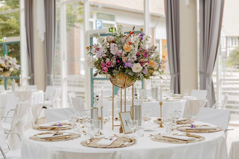 Metallschale, gebürstete Oberfläche, Farbe Gold, inkl. Metallständer