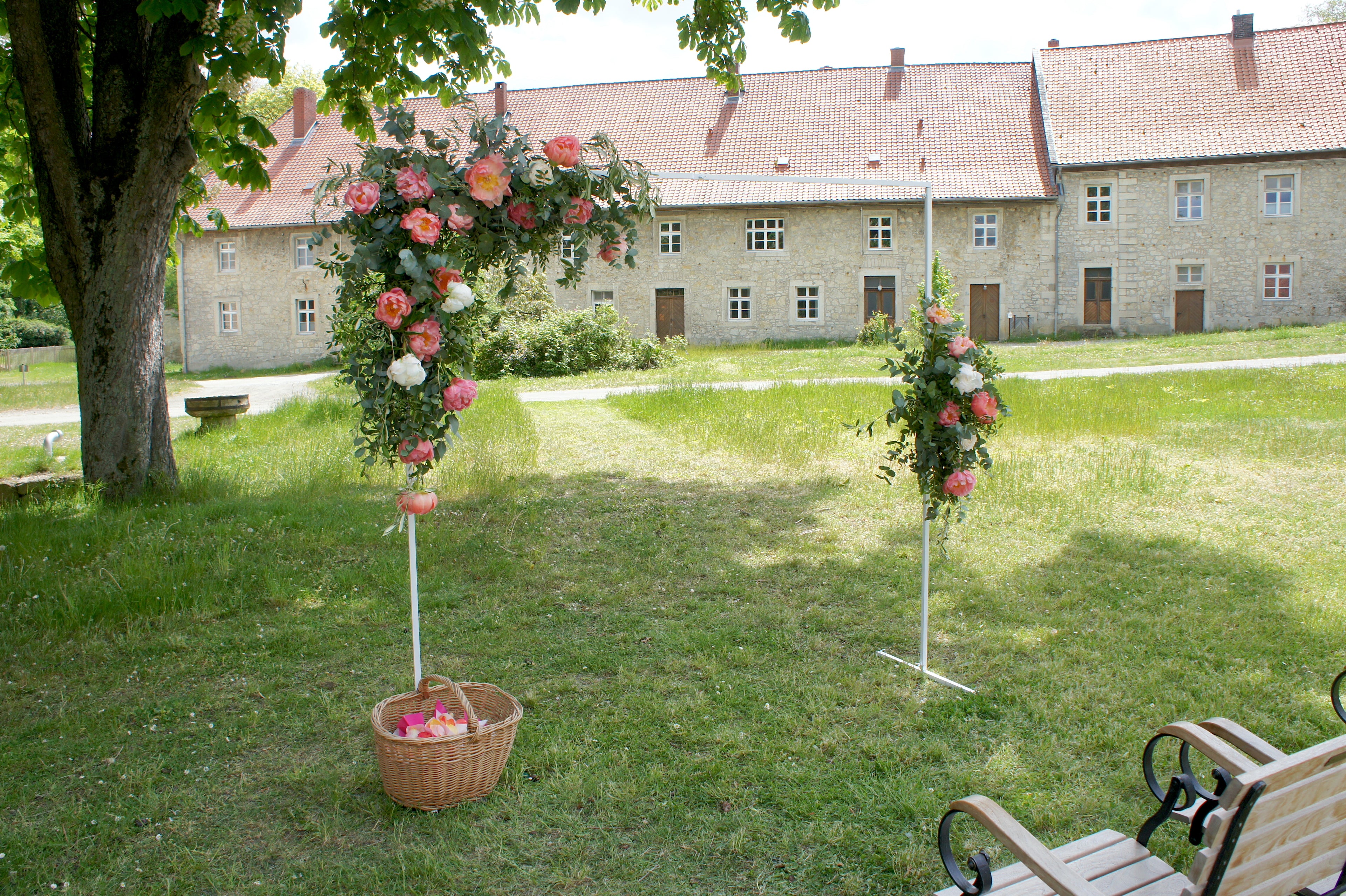 Traubogen aus Metall, Farbe weiß, Stecksystem