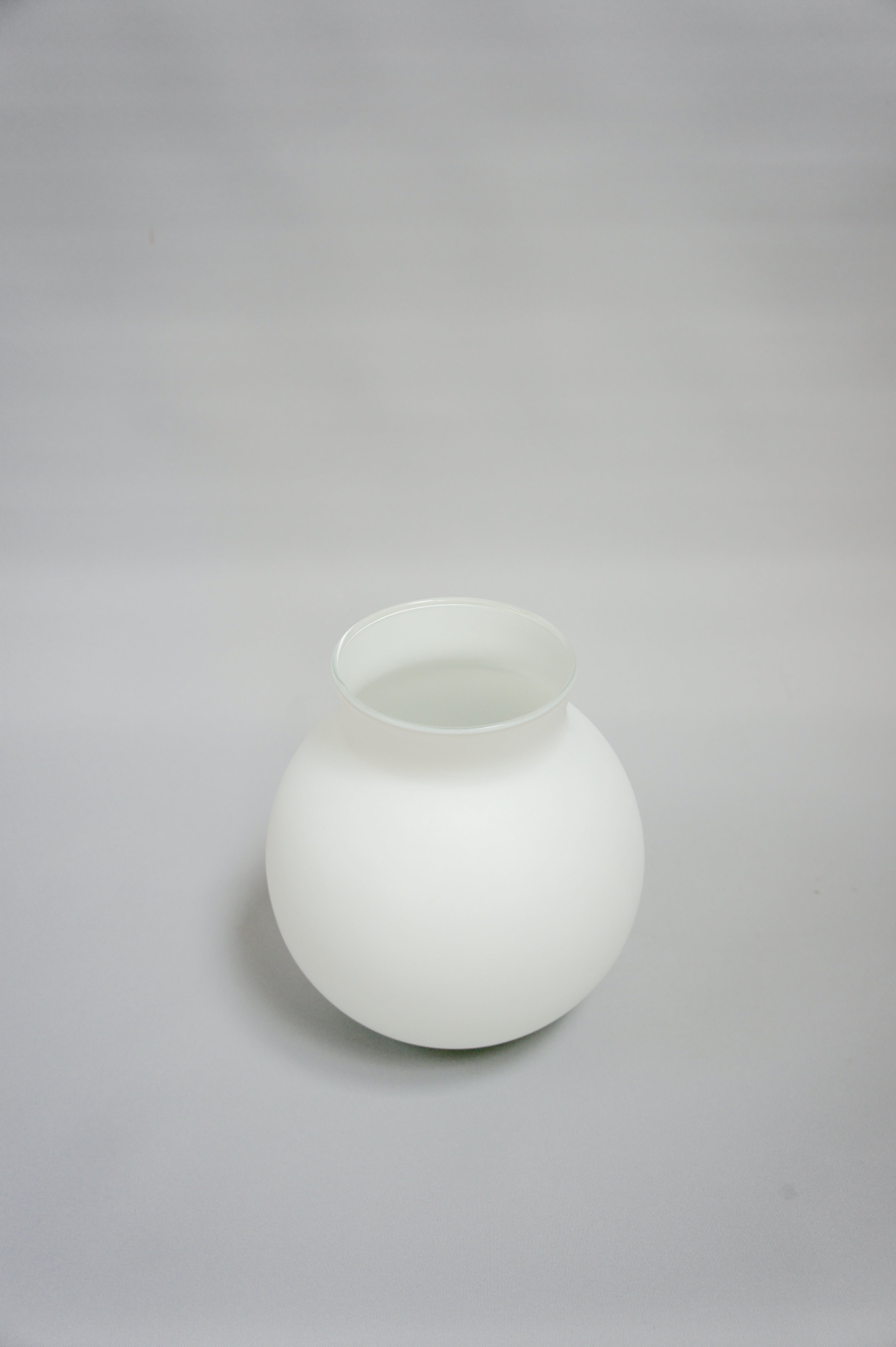 Glasvase, Farbe Weiß