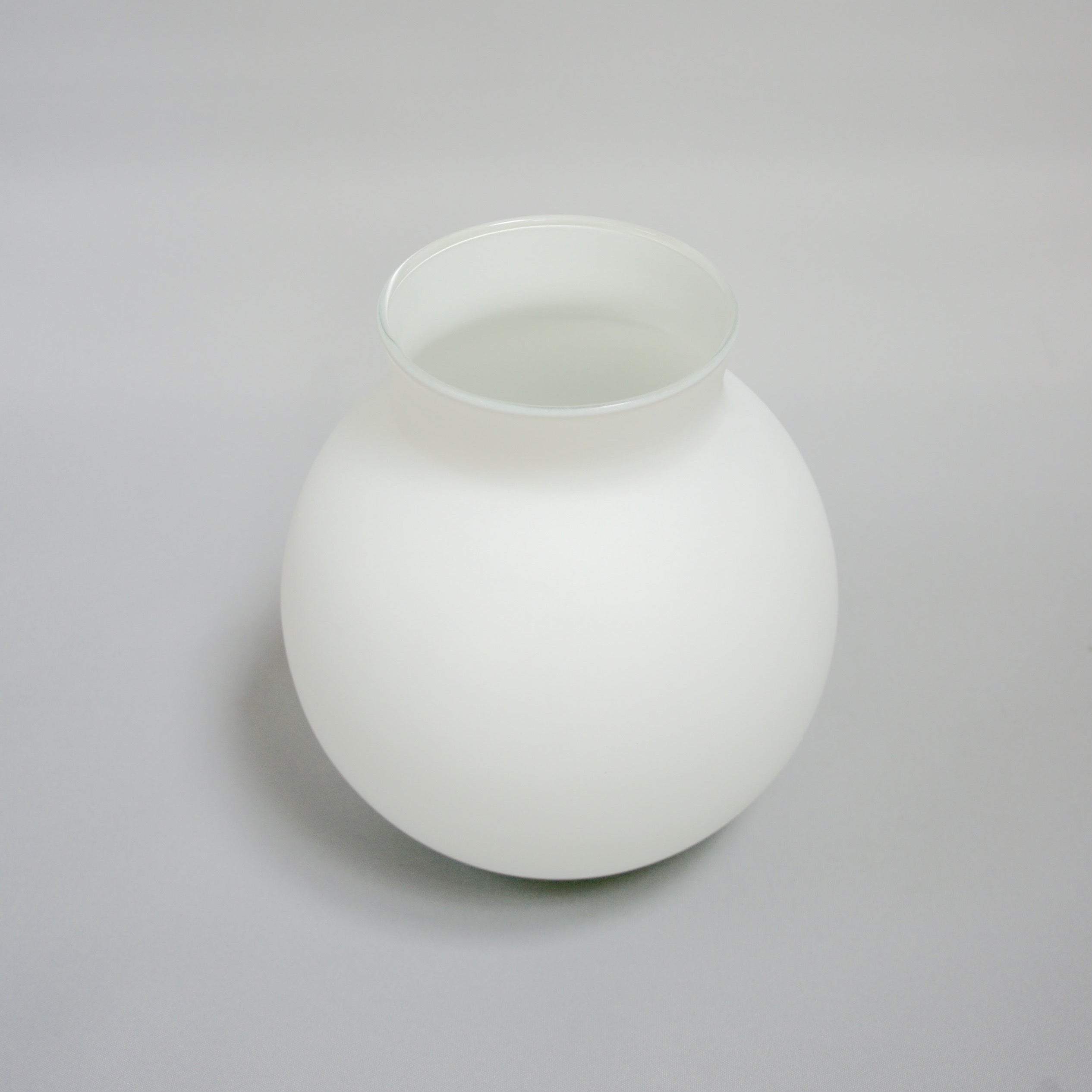 Glasvase, Farbe Weiß