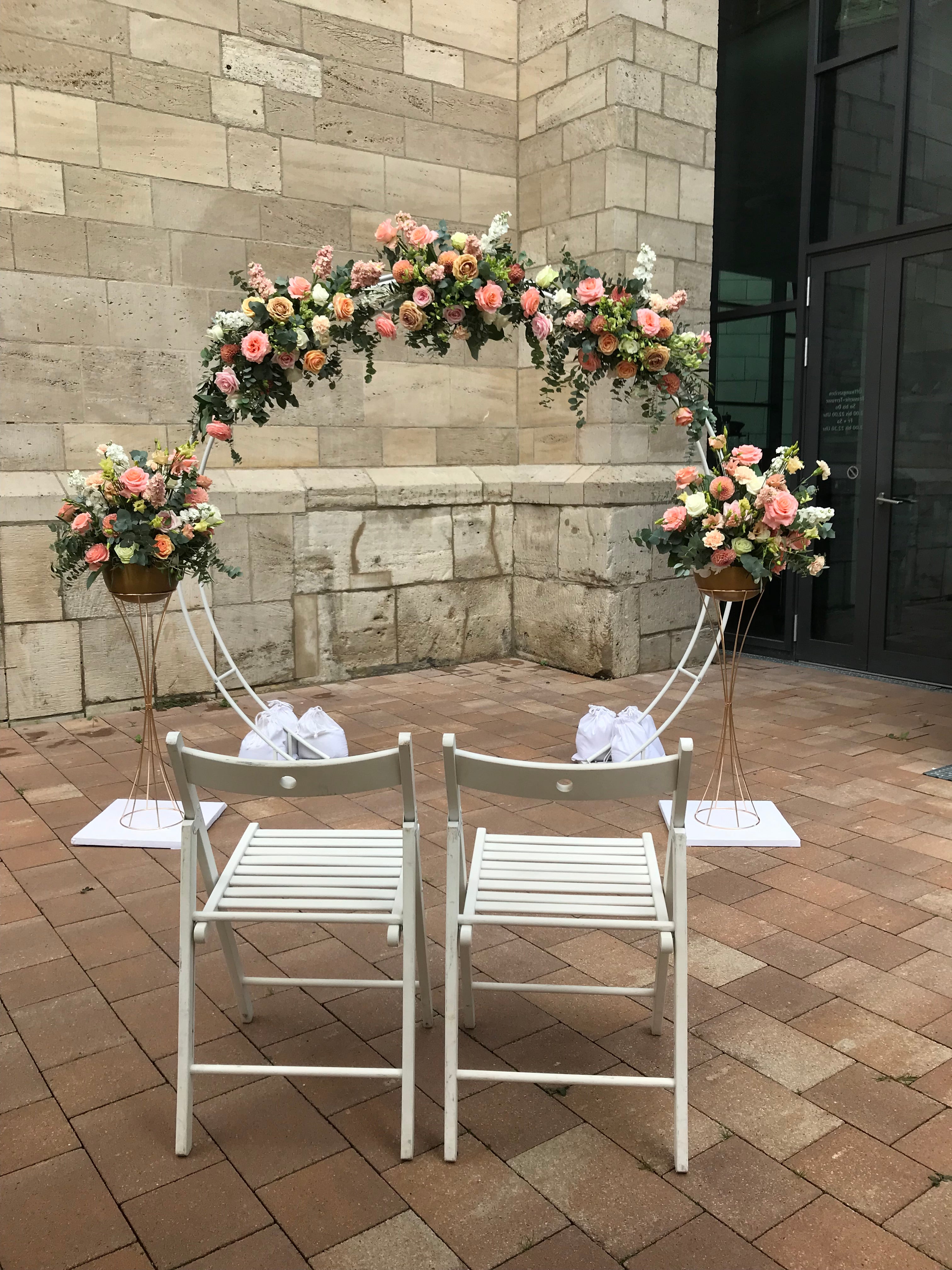 Traubogen aus Metall, Farbe weiß, Durchmesser 230 cm