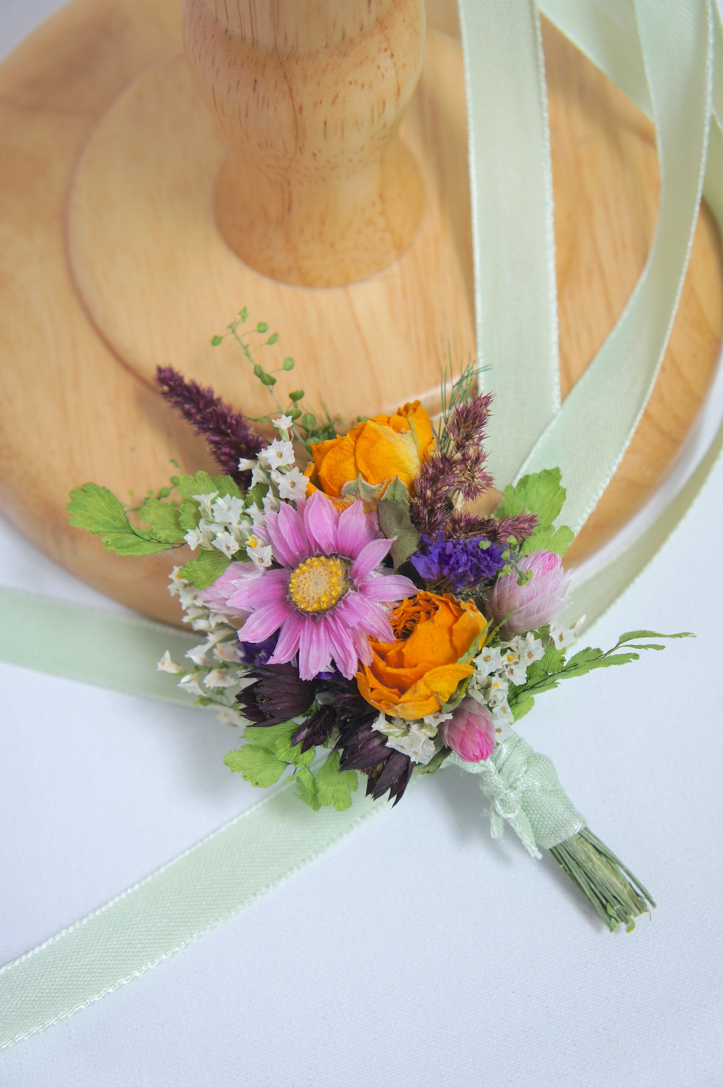 MARIE & DER SOMMER- unsere neue Trockenblumenserie mit Brautstrauß, Haarkranz und Reversschmuck