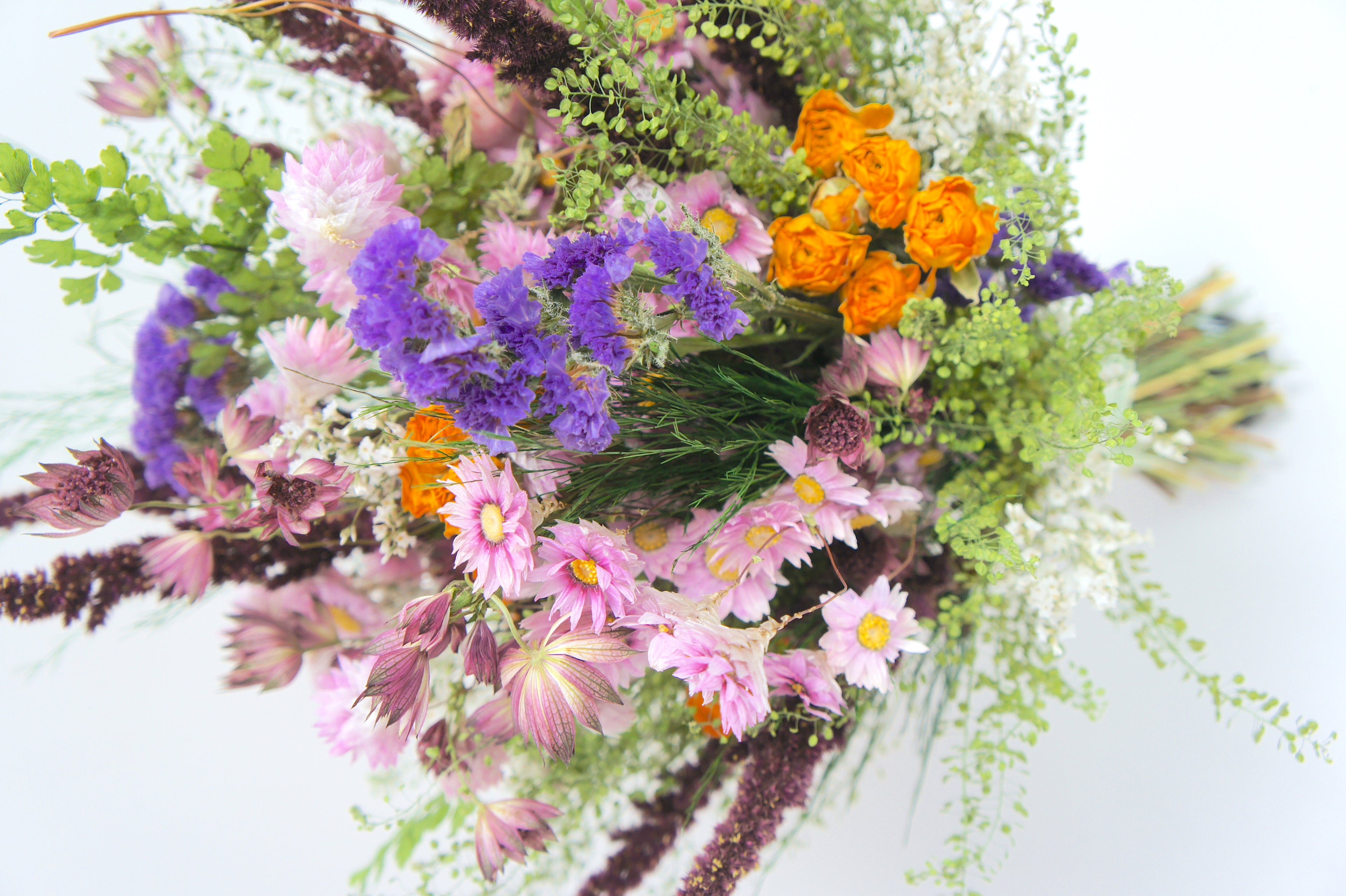 MARIE & DER SOMMER- unsere neue Trockenblumenserie mit Brautstrauß, Haarkranz und Reversschmuck