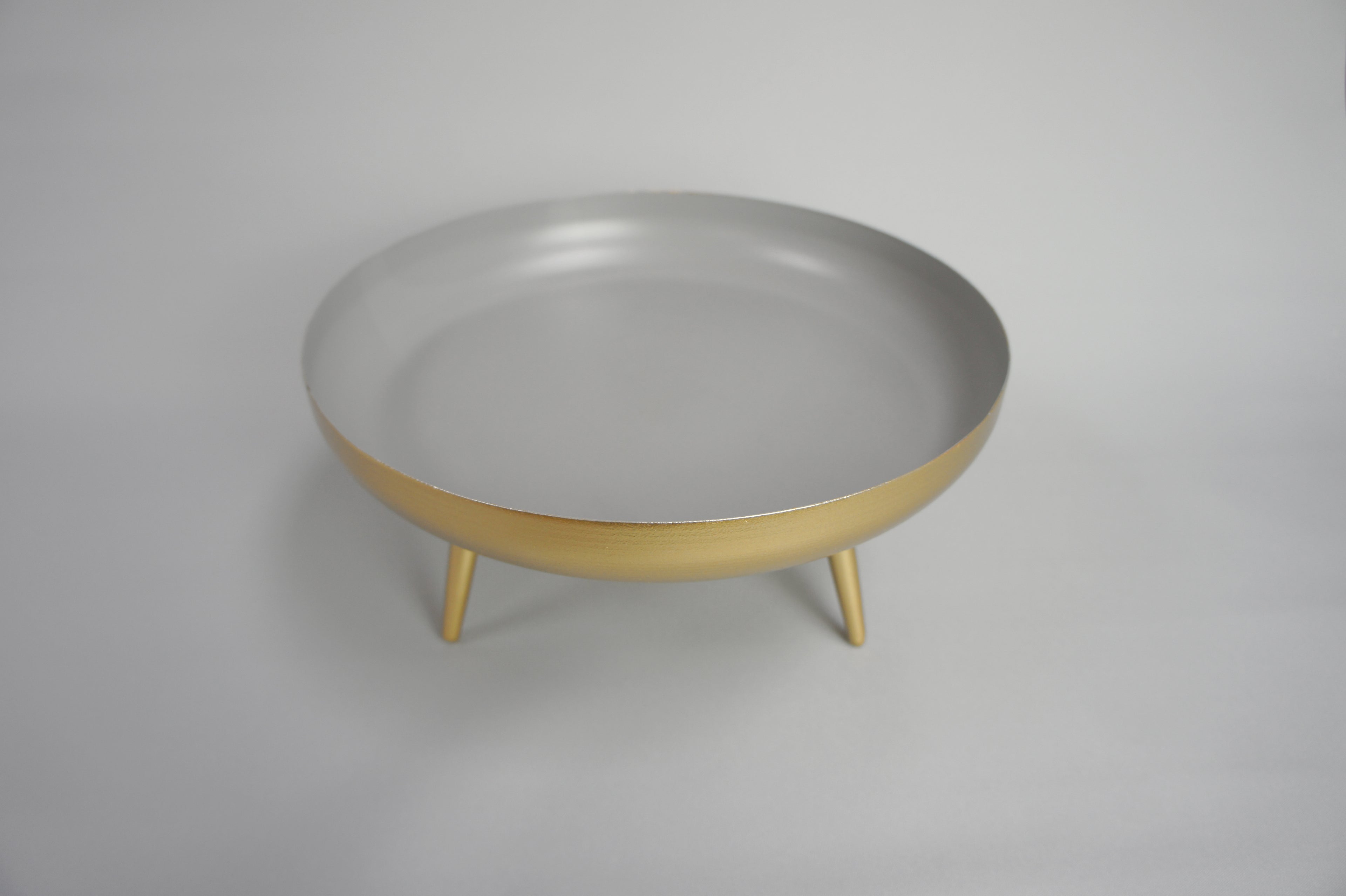 Blumenschale auf Dreifuß, Metall, Farbe Goldmatt