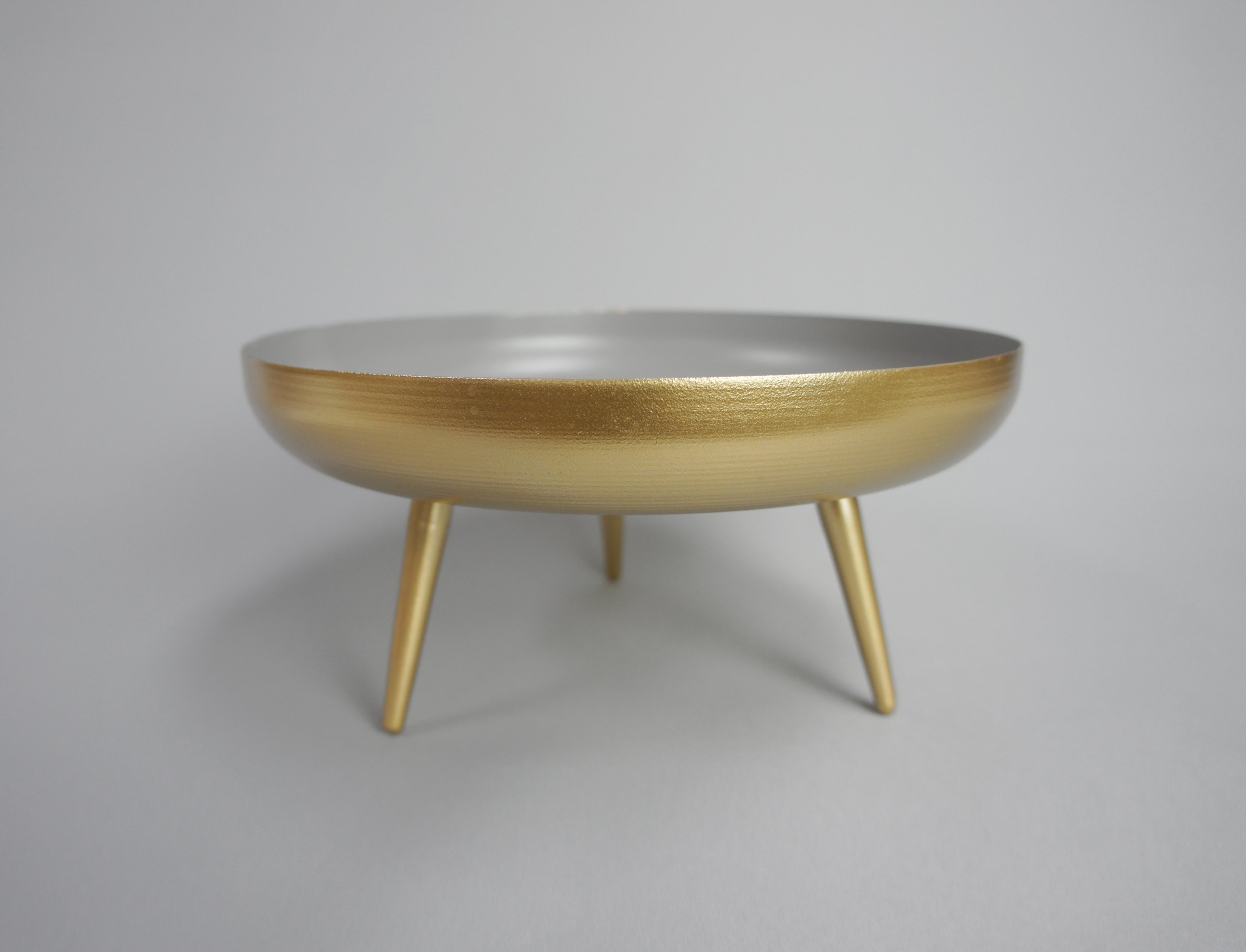 Blumenschale auf Dreifuß, Metall, Farbe Goldmatt