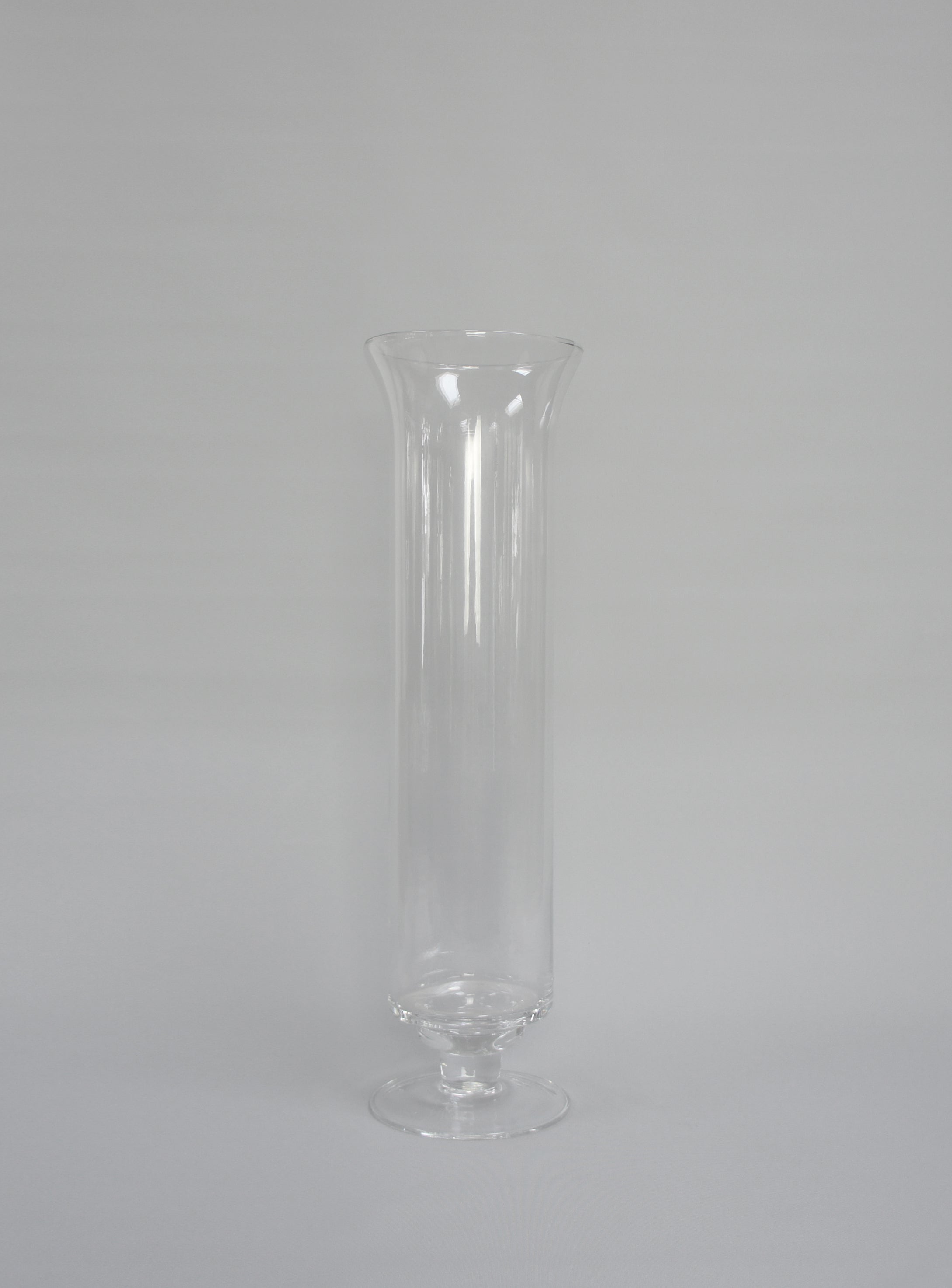 Glasvase, zylindrisch auf Fuß
