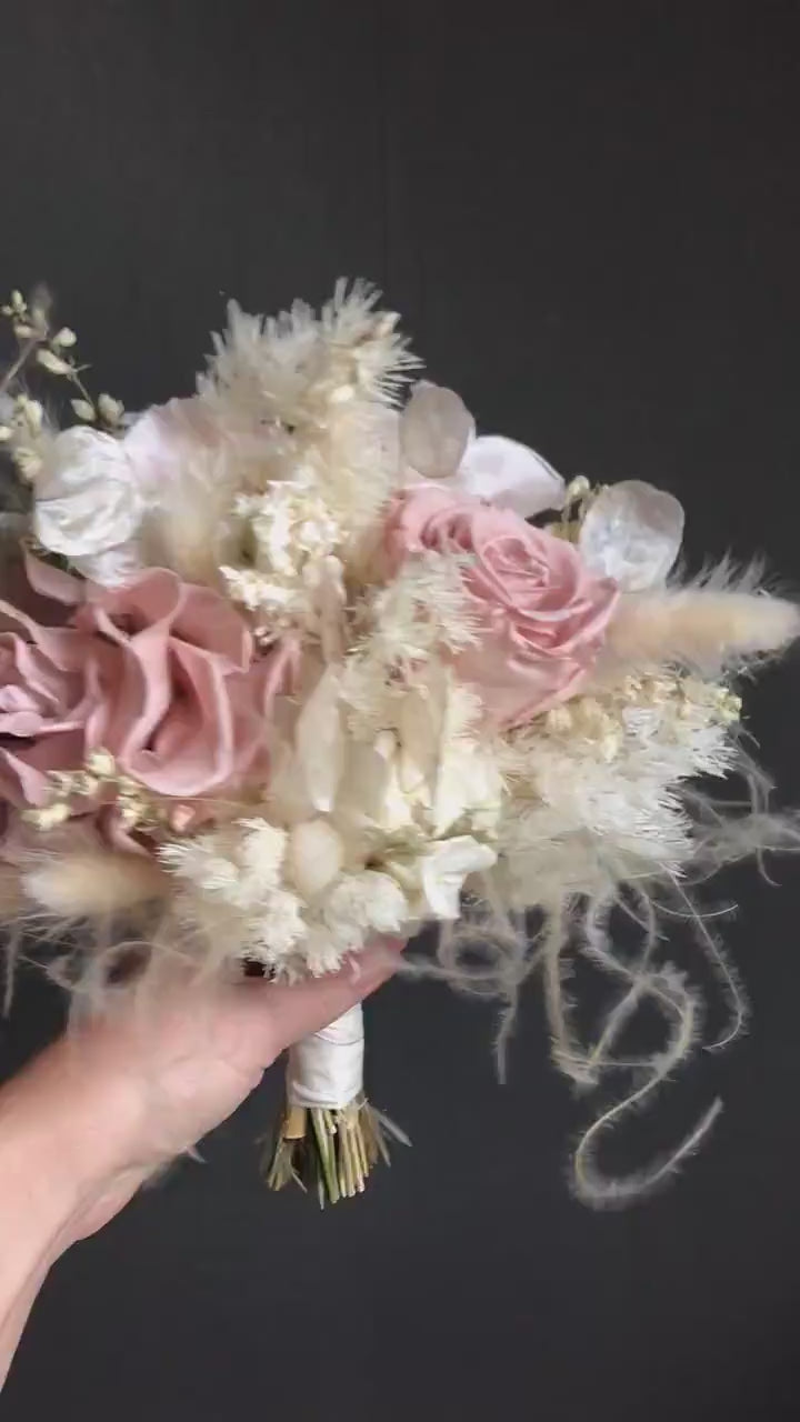 Serie „FABELHAFT & ELEGANT“, Brautstrauss, Trockenblumen, Bridebouquet Dried flowers, stabilisierte Rosen, Infinity Roses