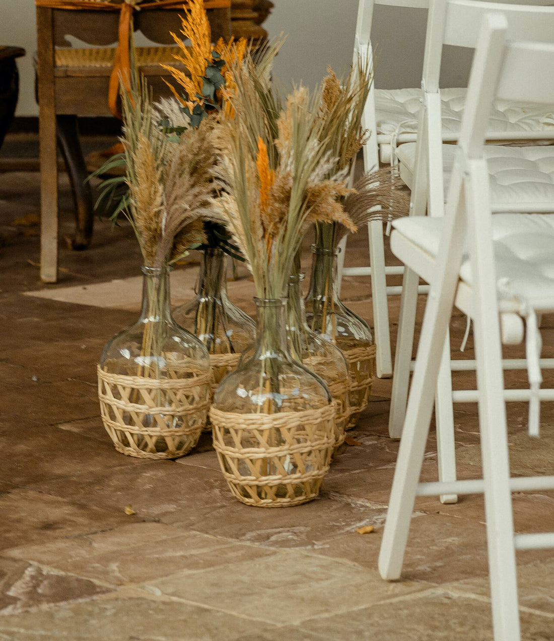 Weinballon in Korbgeflecht