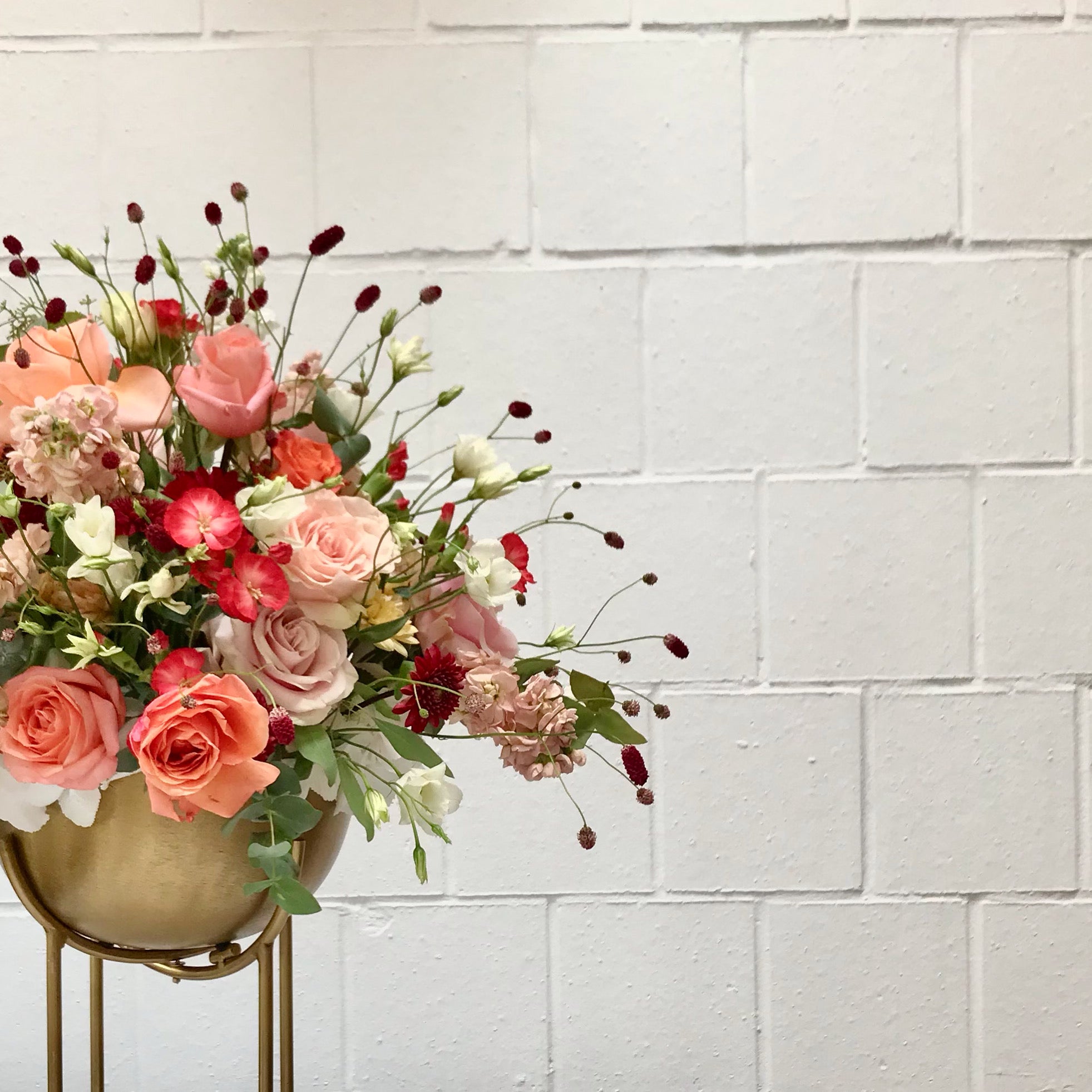 Metallschale, gebürstete Oberfläche, Farbe Gold, inkl. Metallständer