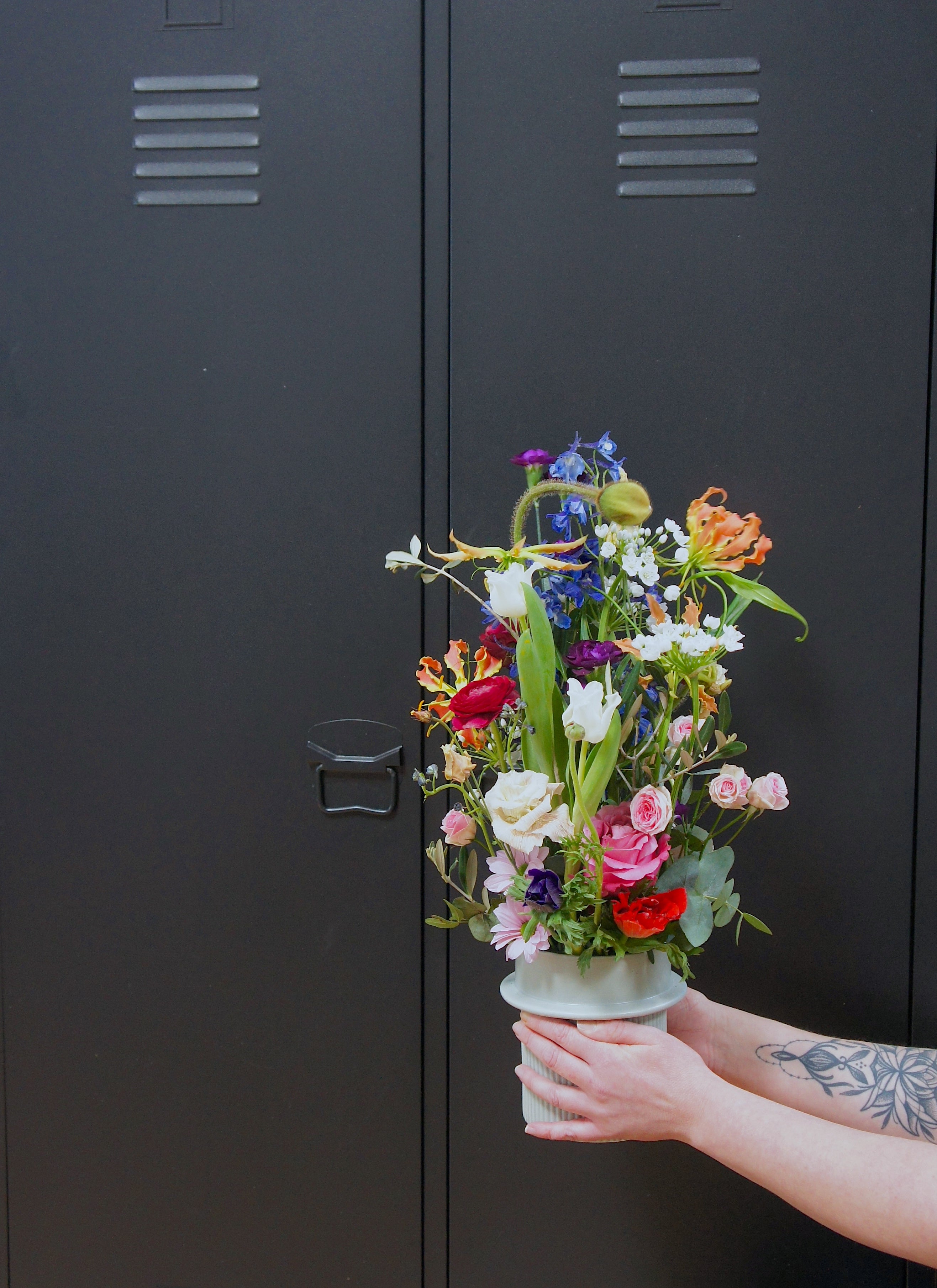 Frischblumengesteck inkl. Keramikgefäß