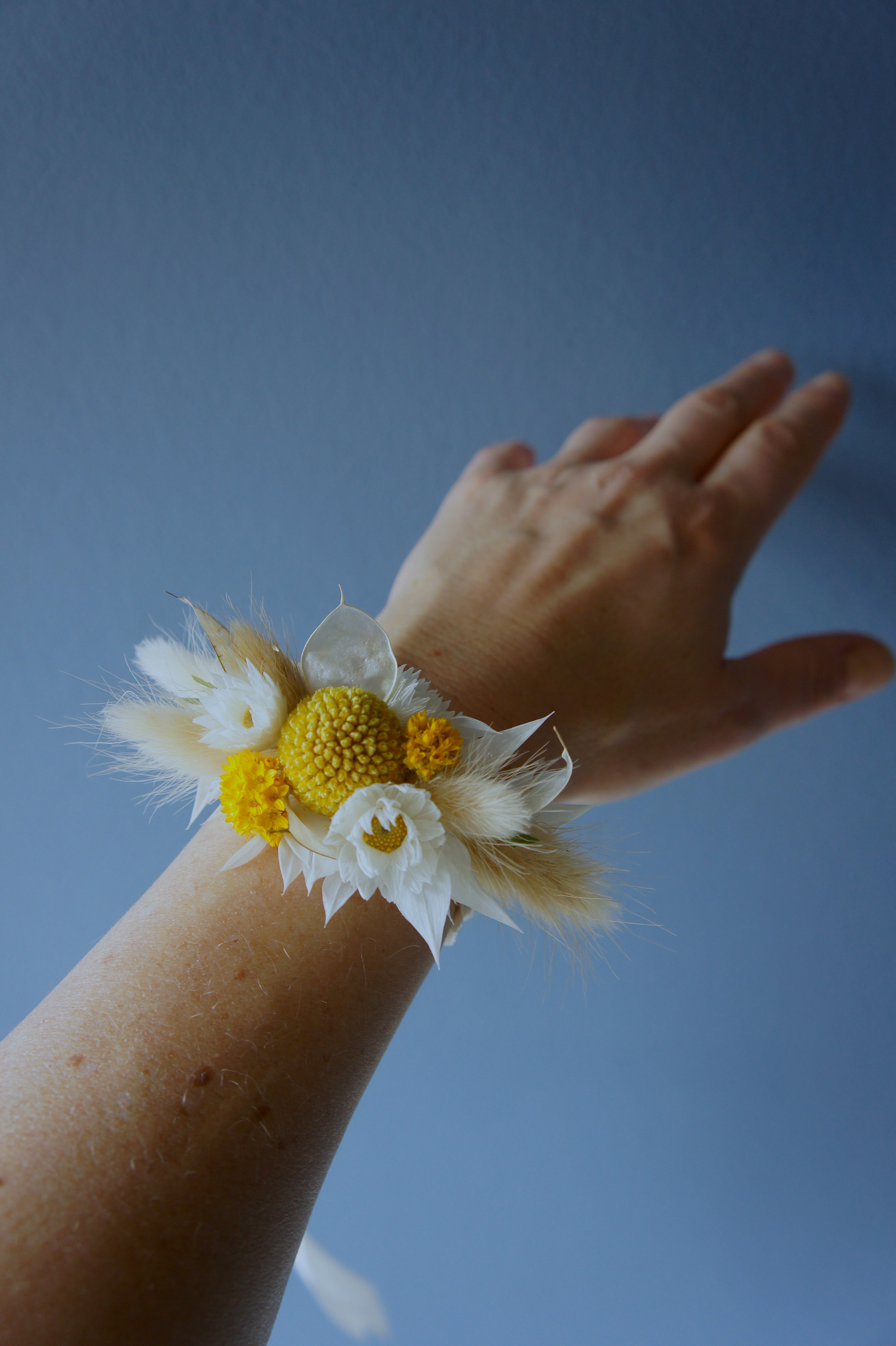 HELLO SUNSHINE, Blütenarmband aus Trockenblumen / Dried flowers