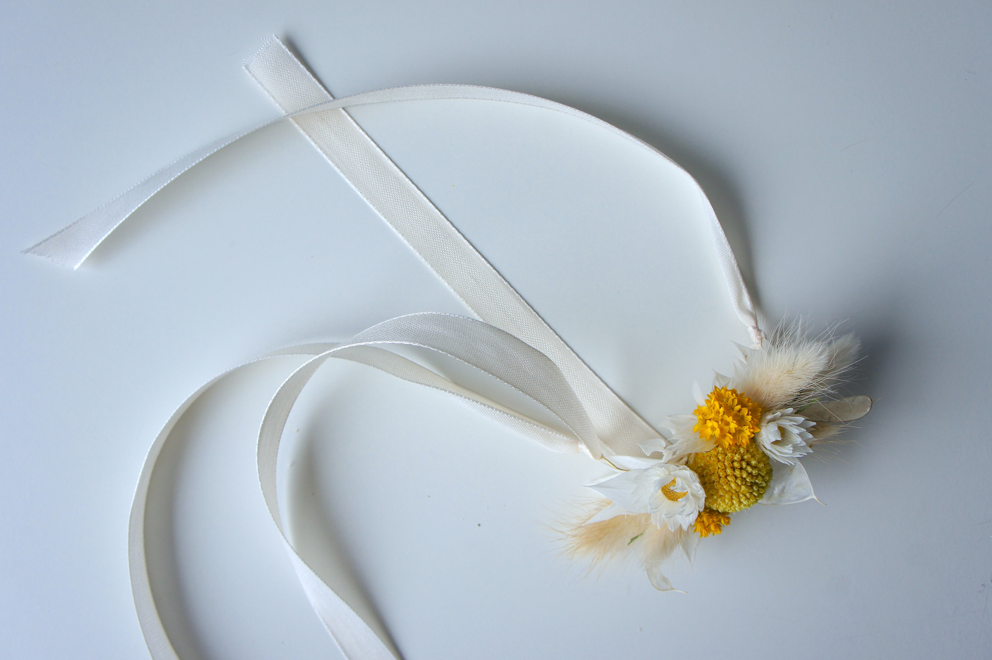 HELLO SUNSHINE, Blütenarmband aus Trockenblumen / Dried flowers
