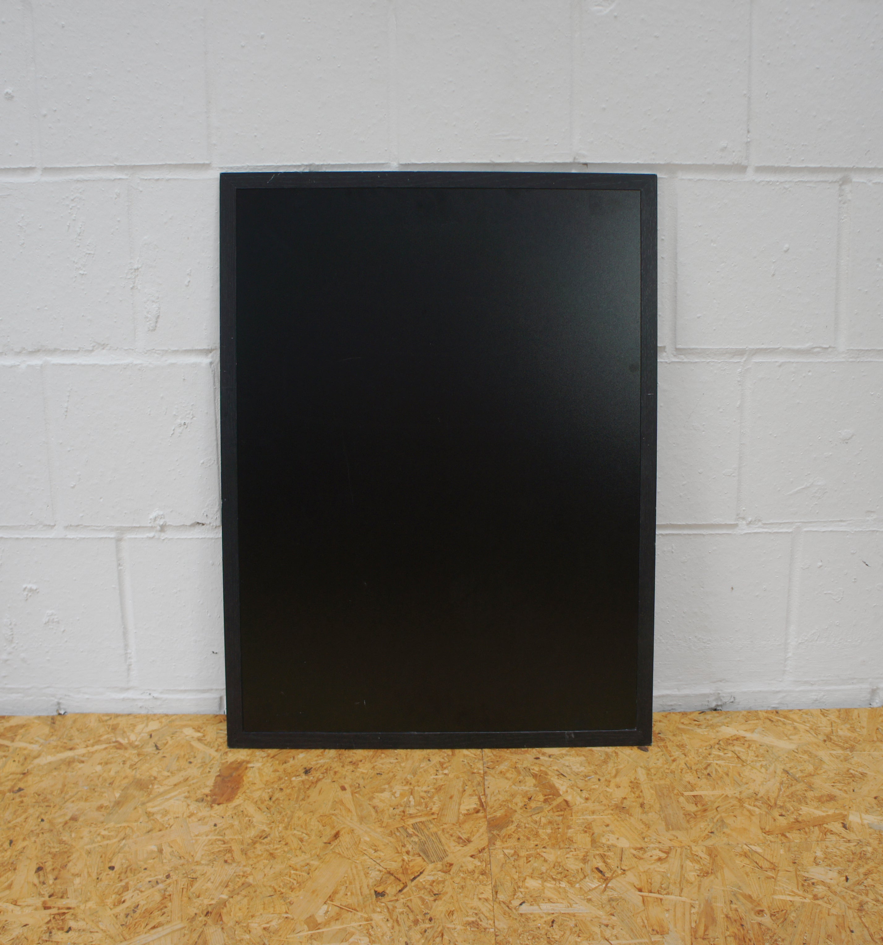 Kreidetafel mit Holzrahmung in Farbe Schwarz oder Weiß, exkl. Staffelei