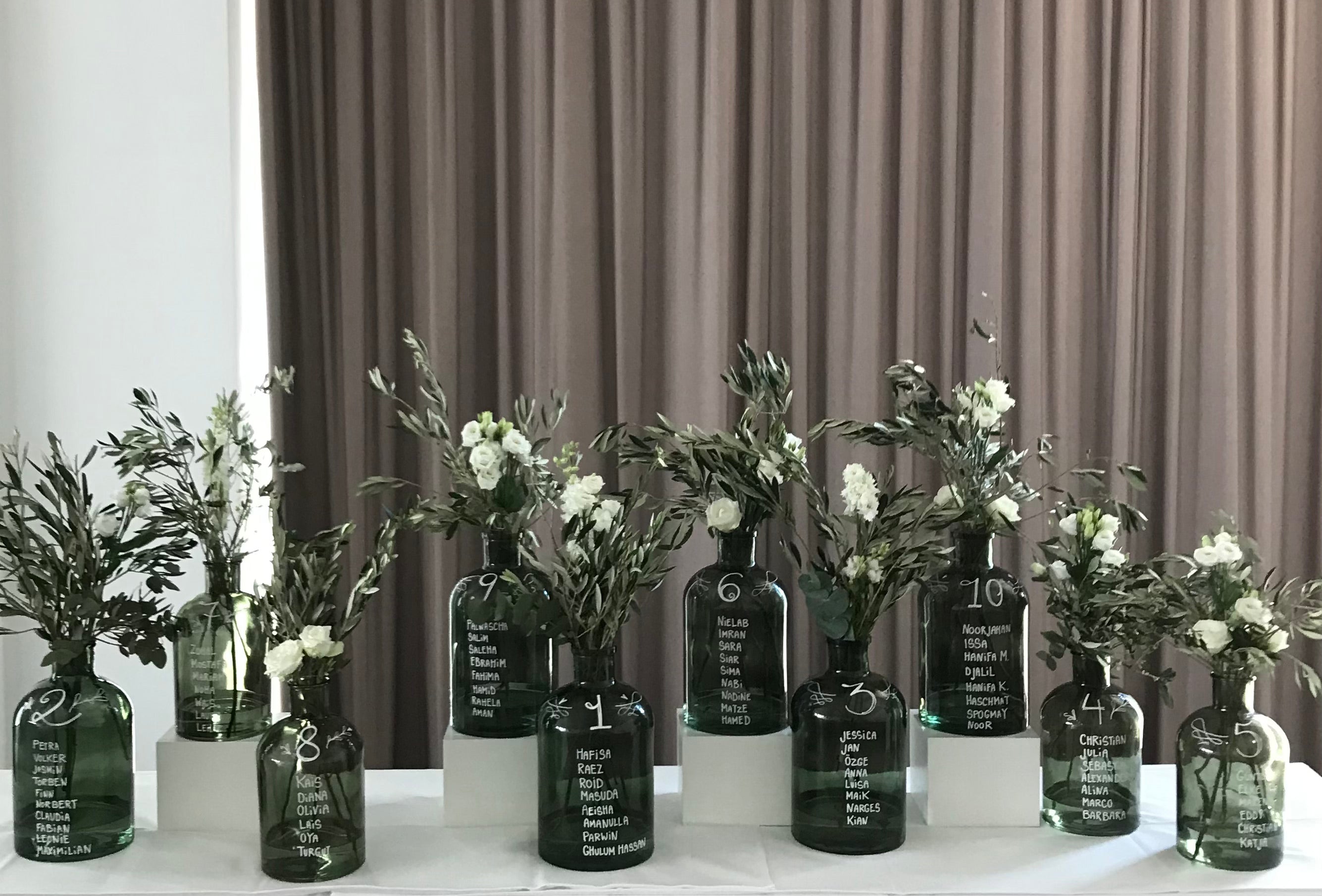 Glasflasche/(Boden)Vase, Farbe Grün, erhältlich in 2 Größen