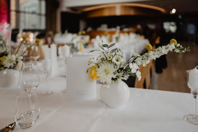 Porzellanvase, Farbe Weiß, organische Form, in 2 Größen