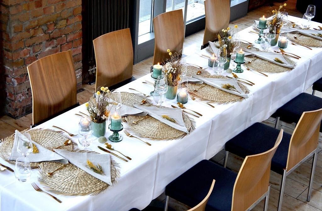 MIETARTIKEL FÜR SELBSTABHOLER, Tischset, rund geflochten aus Bast mit Fransenrand