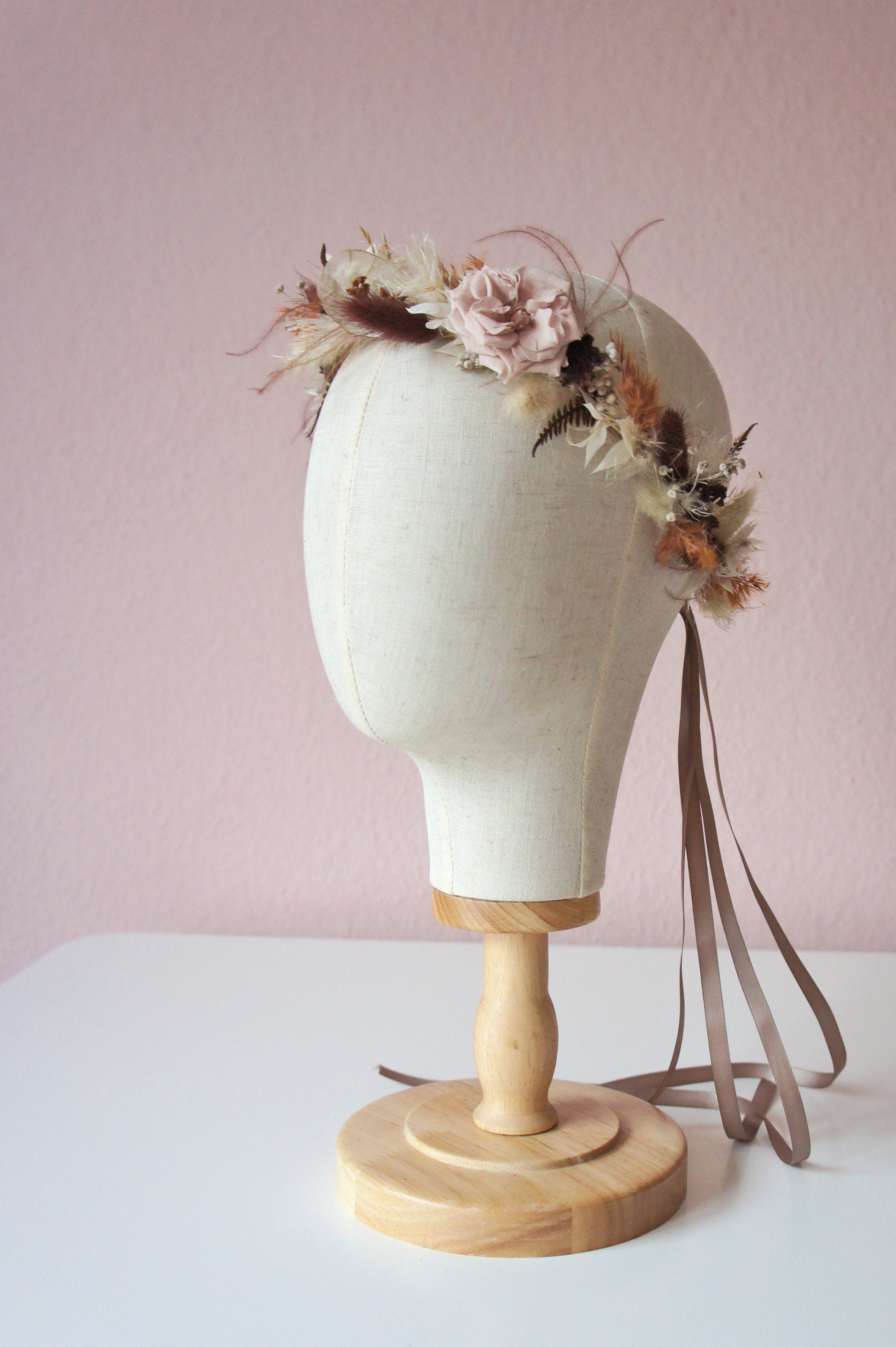 Serie ERDVERBUNDEN, Trockenblumen, stabilisierte Rosen / Dried flowers, Preserving roses