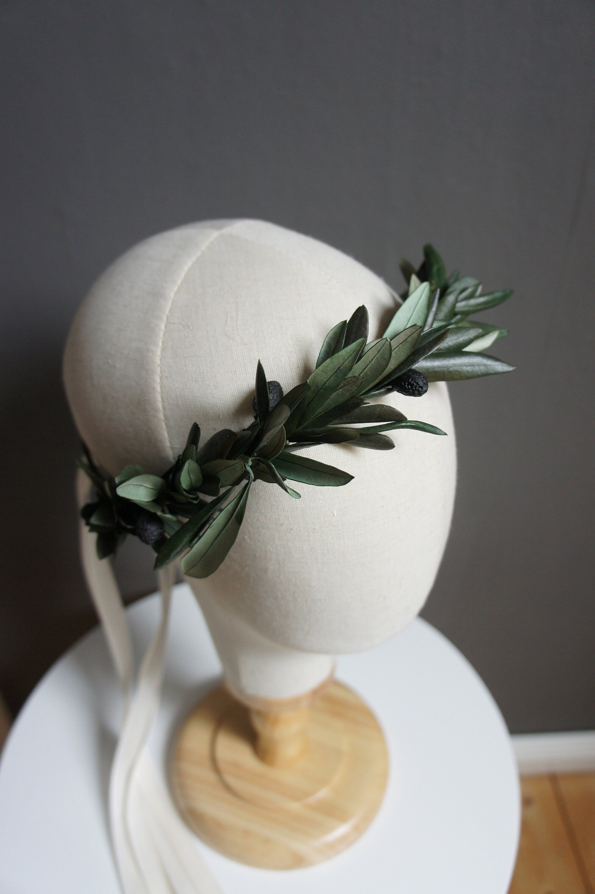 Serie GRACEFUL ROSE, Preserving roses, Preserving Olive, Bride bouquet, Flower crown, Flower pin, Haarkamm, Haarreif