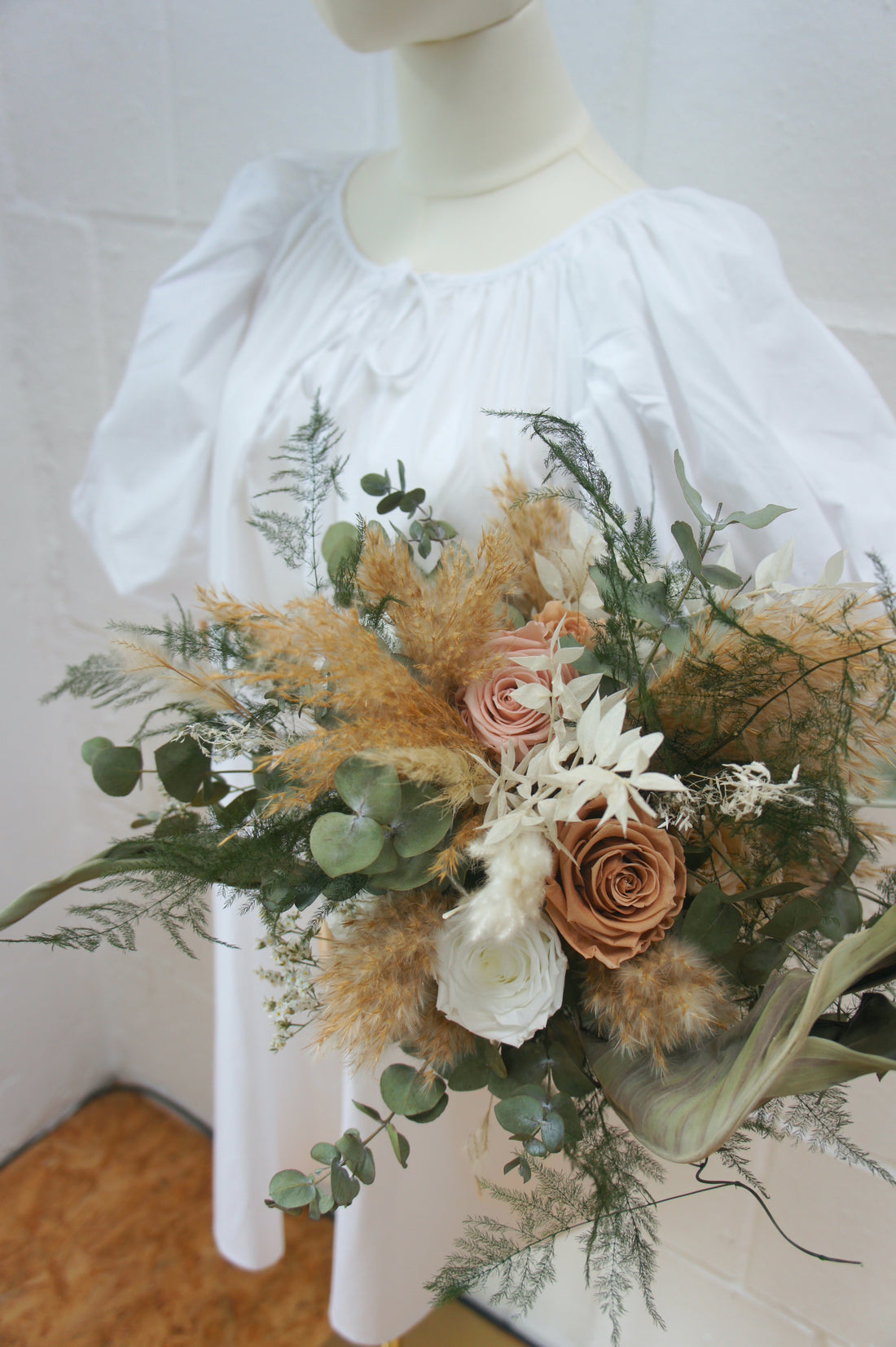 Serie NATURE LOVE, Brautstrauss, Trockenblumen, stabilisierten Rosen, Dried flowers