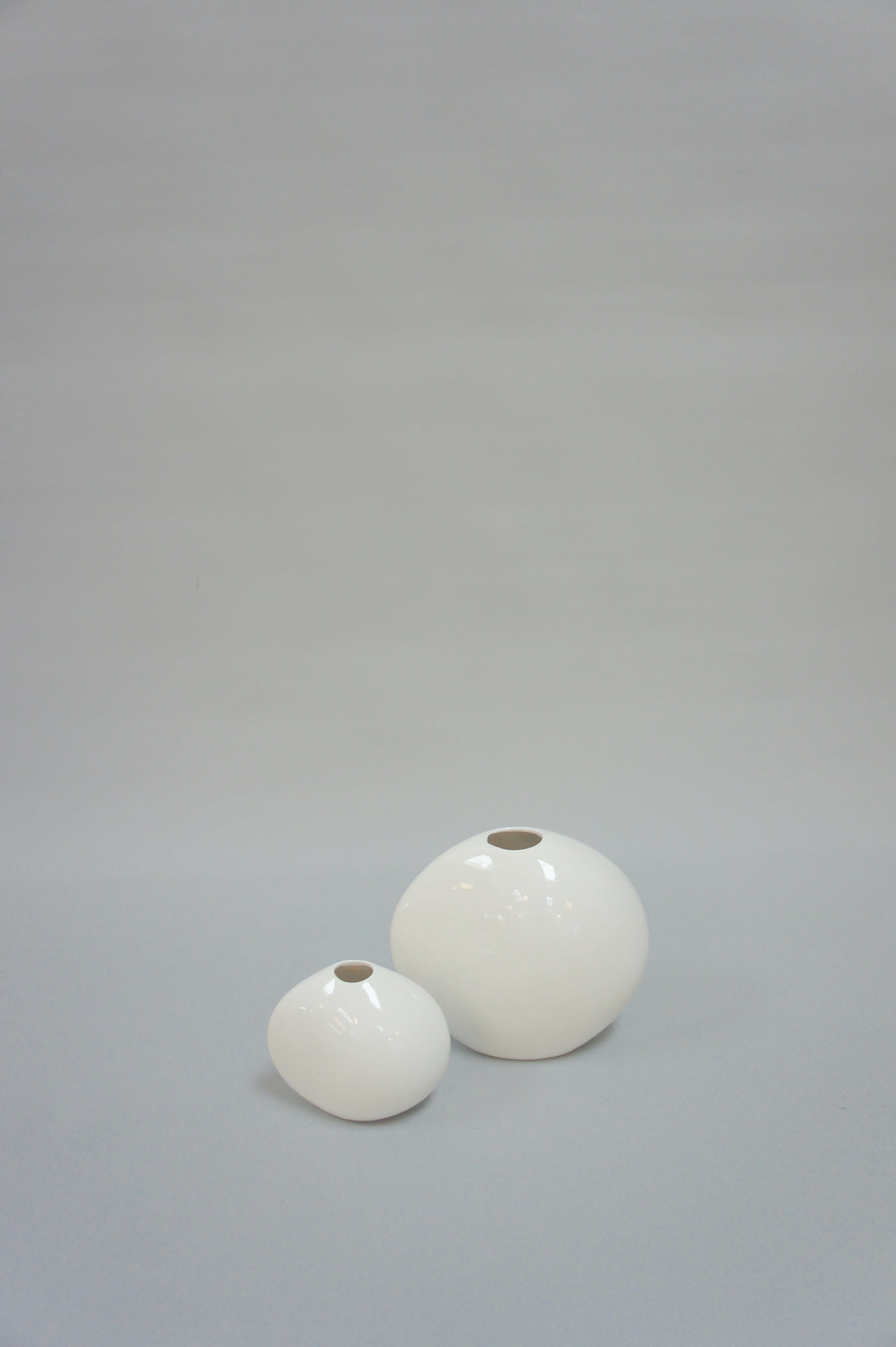 Porzellanvase, Farbe Weiß, organische Form, in 2 Größen