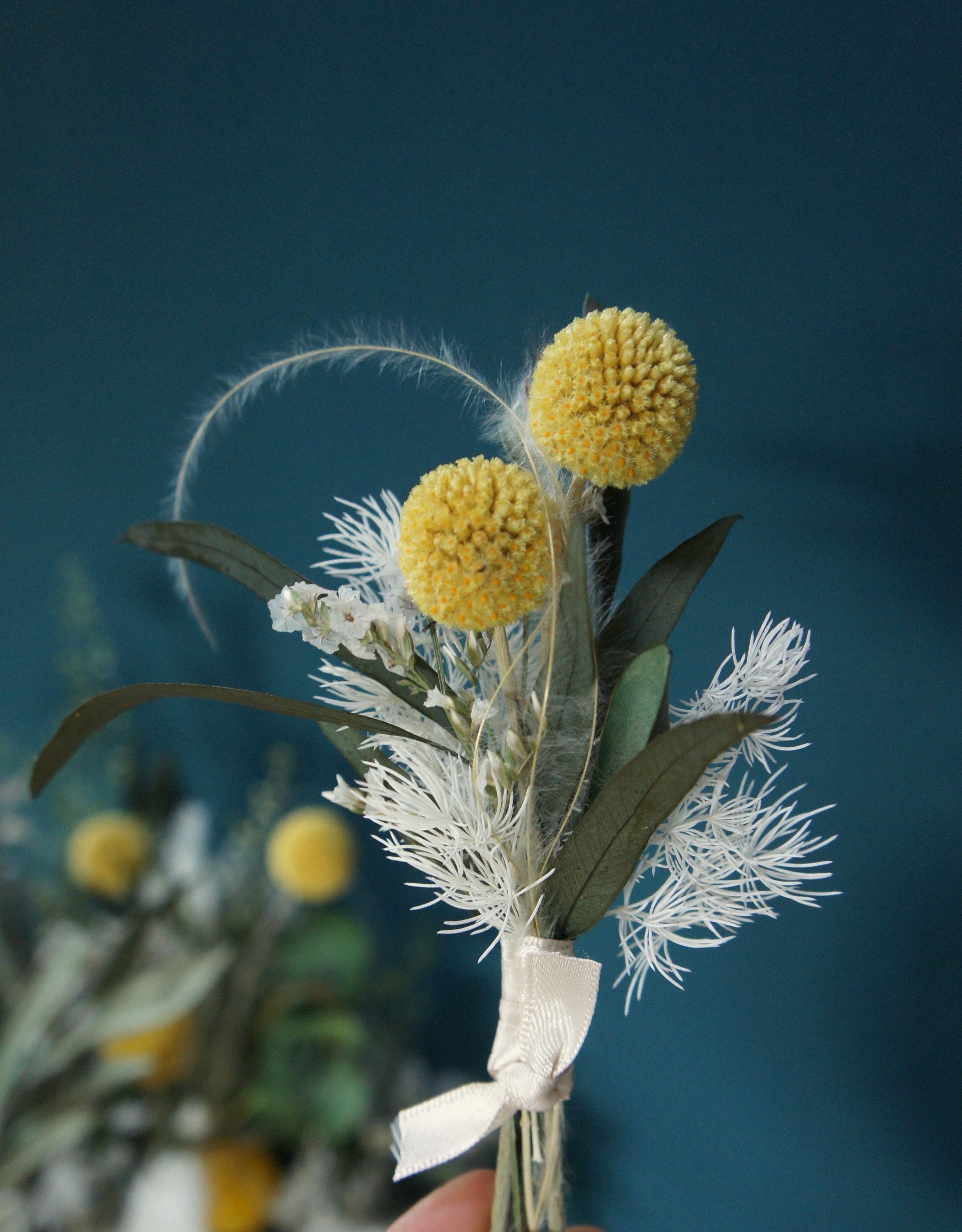 Serie TROMMELSCHLAG, Brautstrauss, Reversschmuck, Trockenblumen