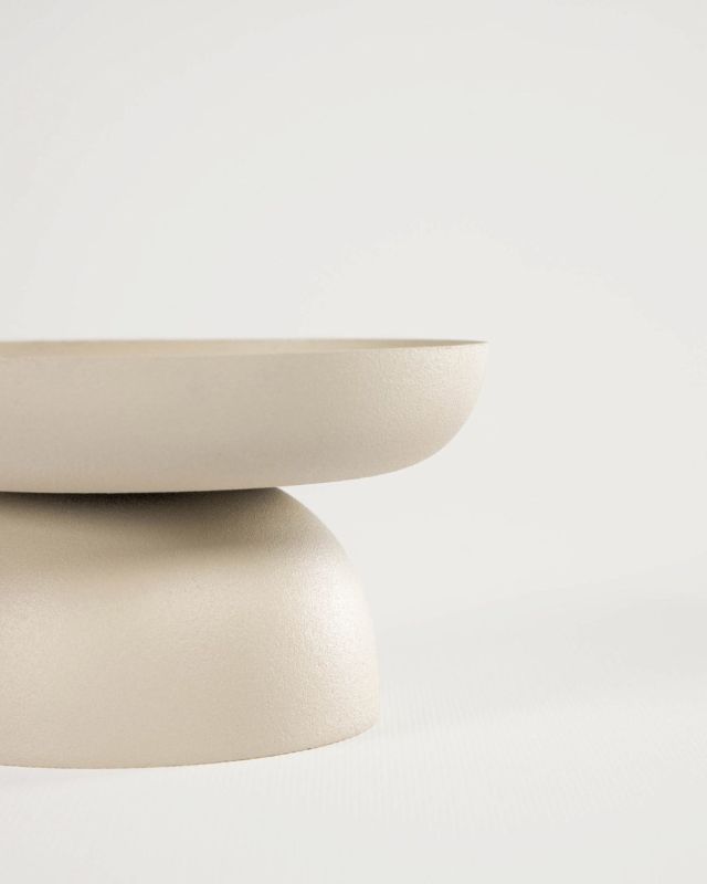 Metallschale auf Fuß für florale Gestecke, Farbe Sand