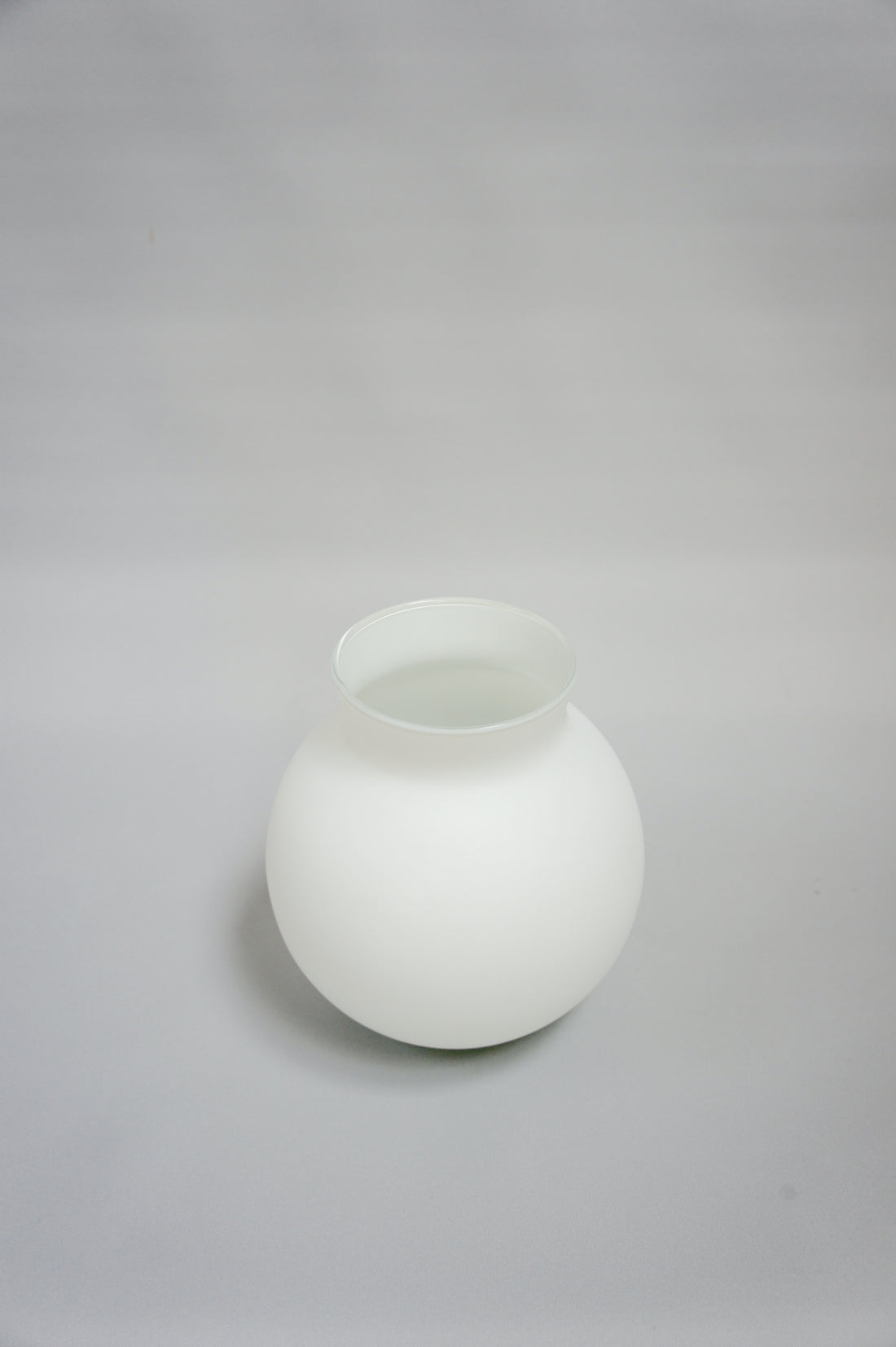 Glasvase, Farbe Weiß