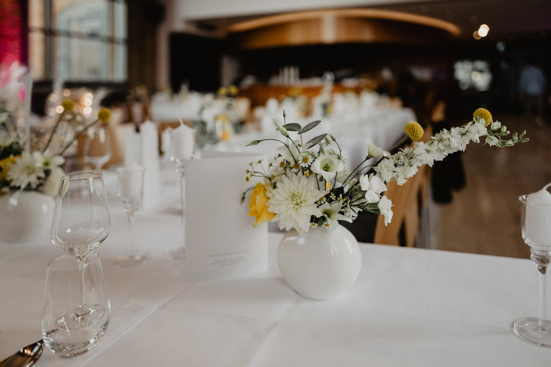 Frischblumenkonzept "LOVELY DAY" inkl. Mietvasen für Selbstabholer_innen