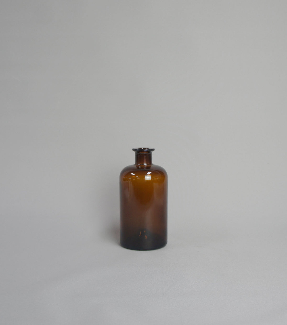 Apothekerflasche, Farbe Braun, zylindrisch mit Schmalhals – Katja Gordian