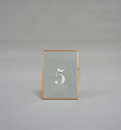 Tischnummer, weiße Ziffer auf Glas, Goldrahmung, Hintergrund Farbe wählbar