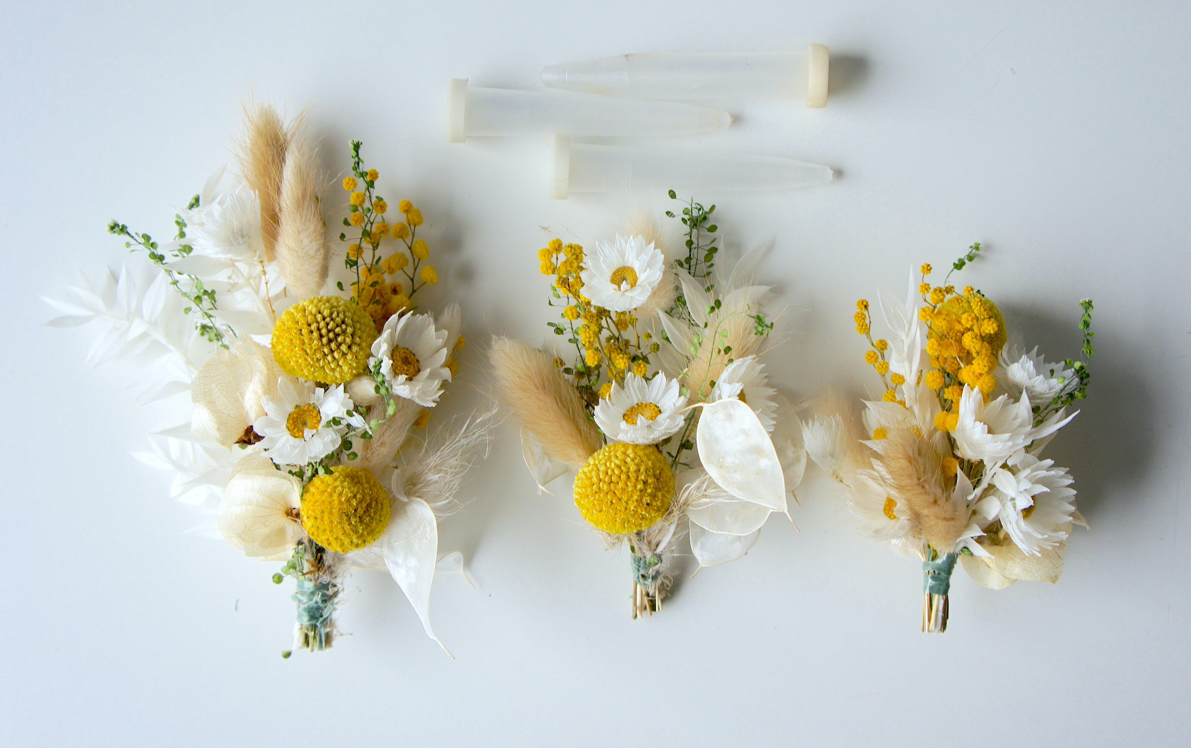 HELLO SUNSHINE, floraler Tortenschmuck aus Trockenblumen, Dried flowers, Hochzeitstorte
