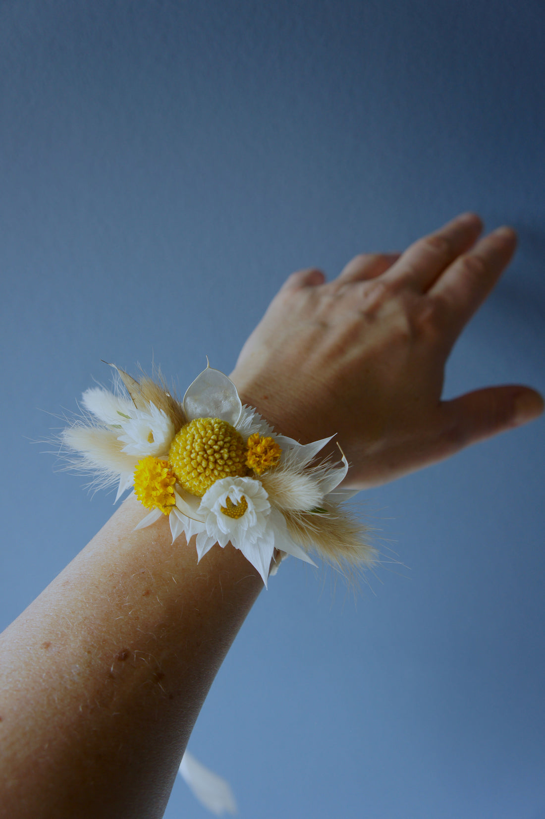 HELLO SUNSHINE, Blütenarmband aus Trockenblumen / Dried flowers