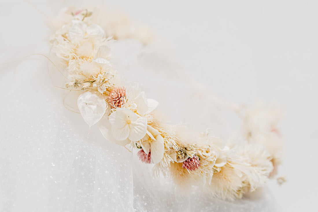 „FABELHAFT &amp; ELEGANT“, Haarkranz/ Flower crown, Trockenblumen, stabilisierte Hortensien
