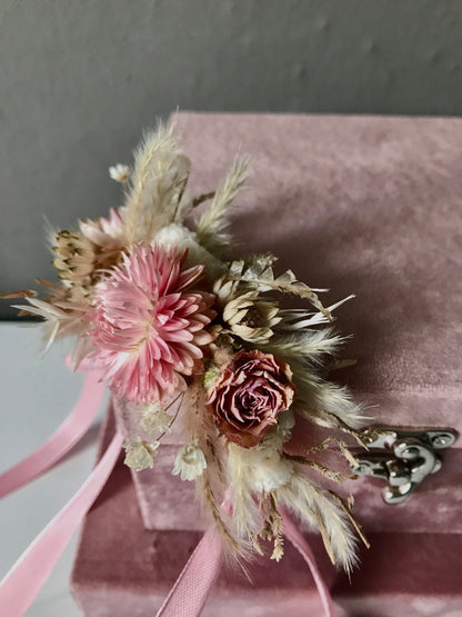 Serie BOHO ROSE, Blütenarmband aus Trockenblumen, Dried flowers