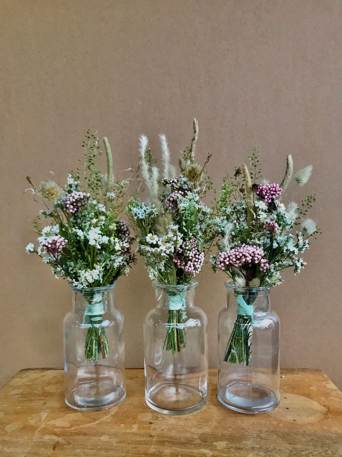 Serie TINY ROSE, kleines Tisch-Sträußchen, Trockenblumen, Dried flowers, stabilisierte Rosen