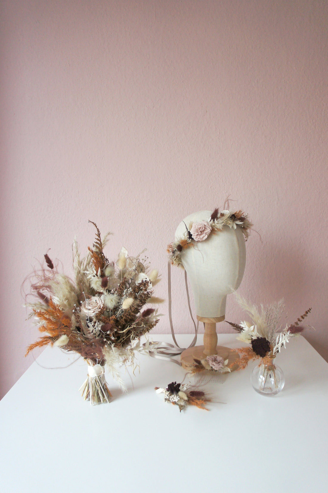 Serie ERDVERBUNDEN, Trockenblumen, stabilisierte Rosen / Dried flowers, Preserving roses