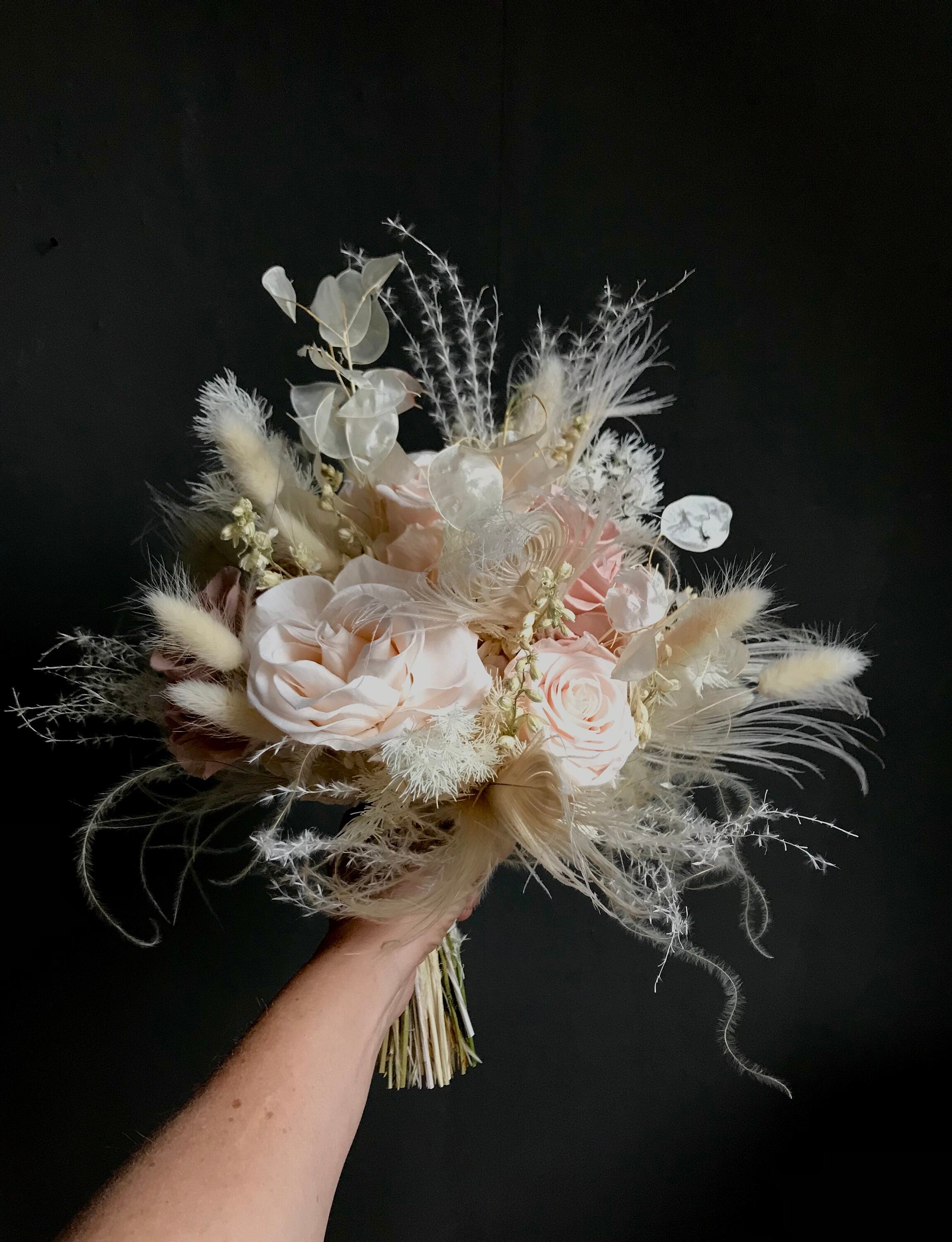 Serie „FABELHAFT &amp; ELEGANT“, Brautstrauss, Trockenblumen, Bridebouquet Dried flowers, stabilisierte Rosen, Infinity Roses